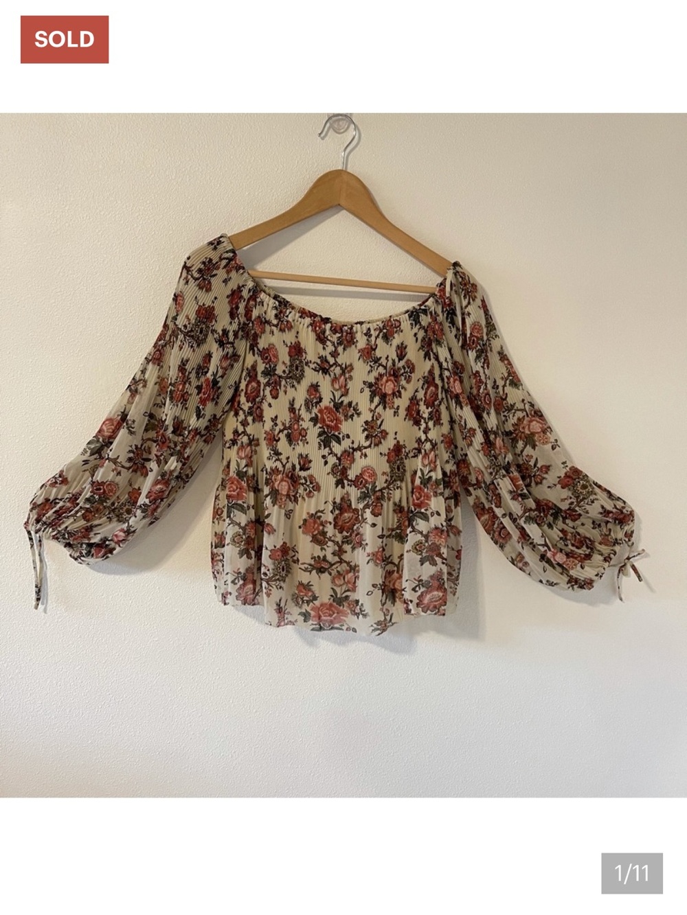 Aritzia Wilfred Talence Pleated Floral Off the Shoulder Chiffon Blouse Tan-M